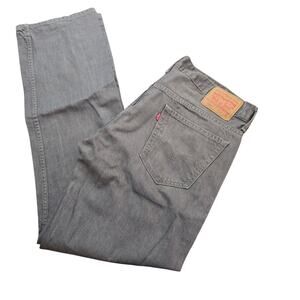 Levi's 569 jeans in a waist size of 34 and length (inseam) of 36